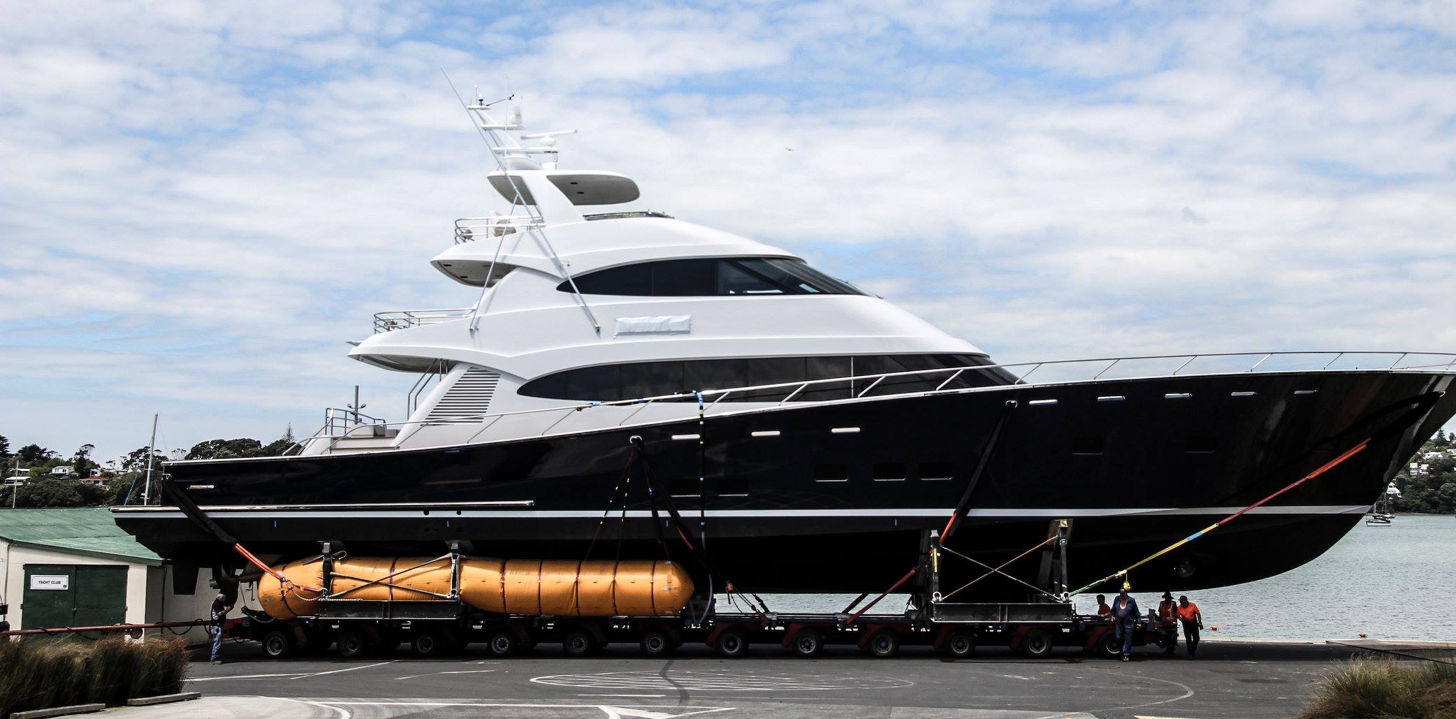 Yachting Developments launches 39.5m Sportsfisher With 2 VG120 units onboard